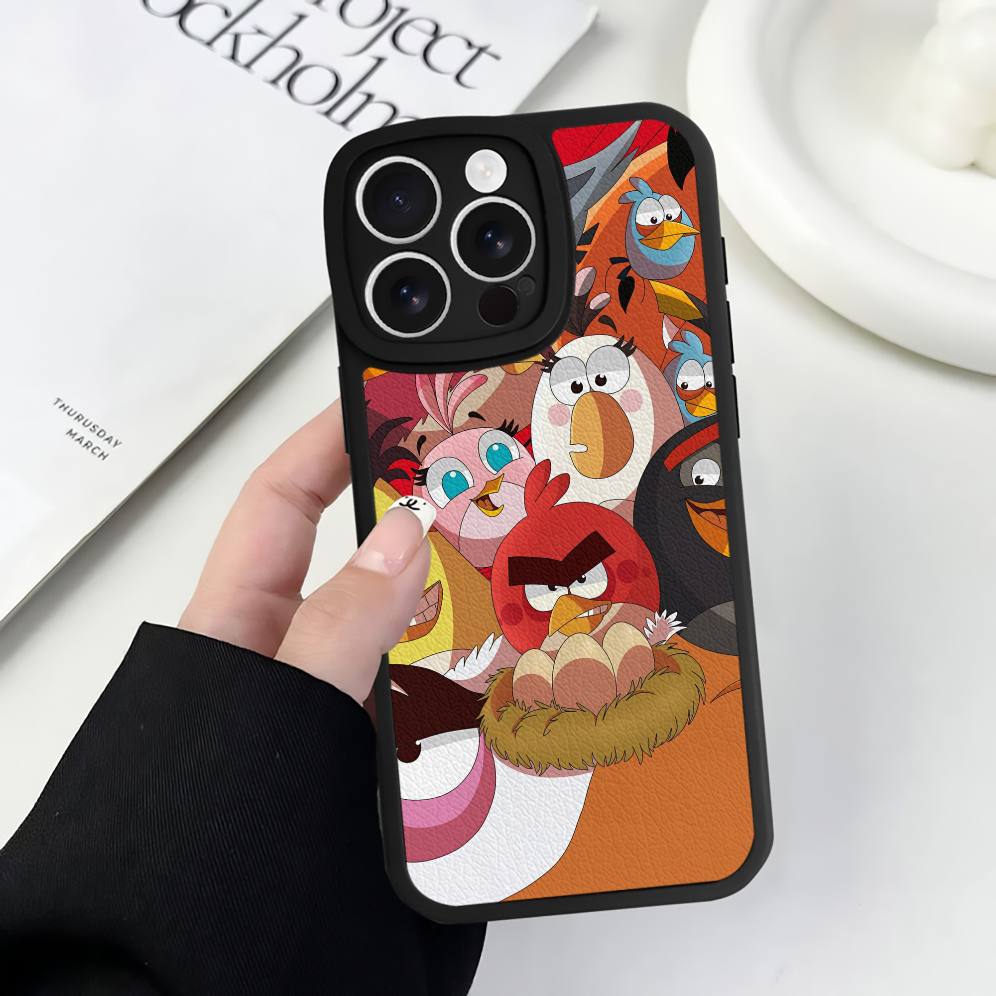 （画像用） Angry Birds アングリーバード 【iPhone 16シリーズ対応】シリコンスマホケース（レザー調） 材質：シリコン